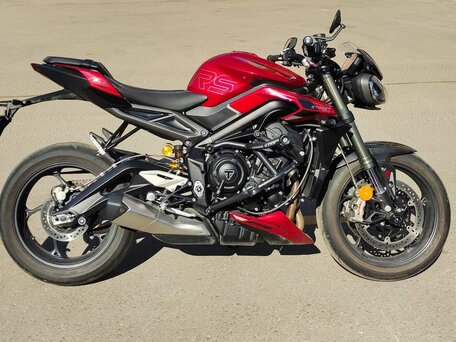 2023 Triumph Street Triple, красный, 1200000 рублей, вид 1