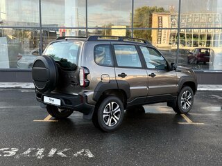 2026 Lada (ВАЗ) Niva Travel I Рестайлинг, коричневый, 1737000 рублей, вид 5
