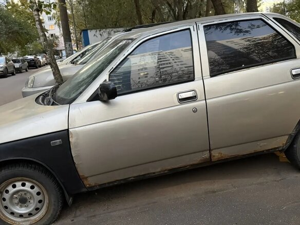 2005 Lada (ВАЗ) 2110, серебристый, 120000 рублей - вид 5