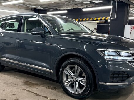 2019 Volkswagen Touareg III, зелёный, 4700000 рублей, вид 4