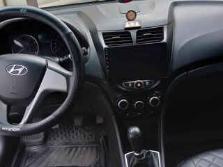 2012 Hyundai Solaris I, белый, 850000 рублей, вид 5