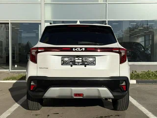 2023 Kia Seltos I Рестайлинг, белый, 2350000 рублей, вид 5