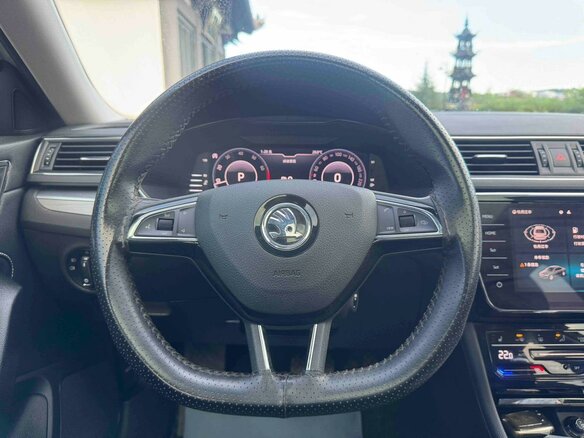 2022 Skoda Superb III Рестайлинг, серебристый, 2377700 рублей - вид 14