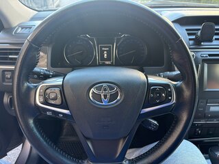 2016 Toyota Camry VII (XV50) Рестайлинг, серый, 1860000 рублей, вид 4