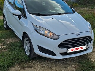 2015 Ford Fiesta Mk6 Рестайлинг, белый, 760000 рублей, вид 3