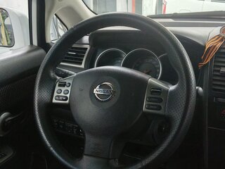 2010 Nissan Tiida I, белый, 700000 рублей, вид 5