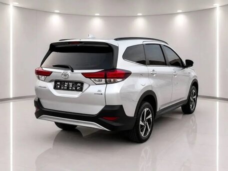 2022 Toyota Rush II, серебристый, 2020000 рублей, вид 2
