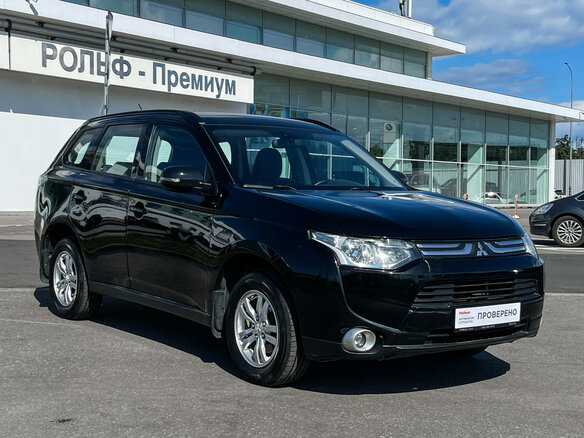 2013 Mitsubishi Outlander III, чёрный - вид 2
