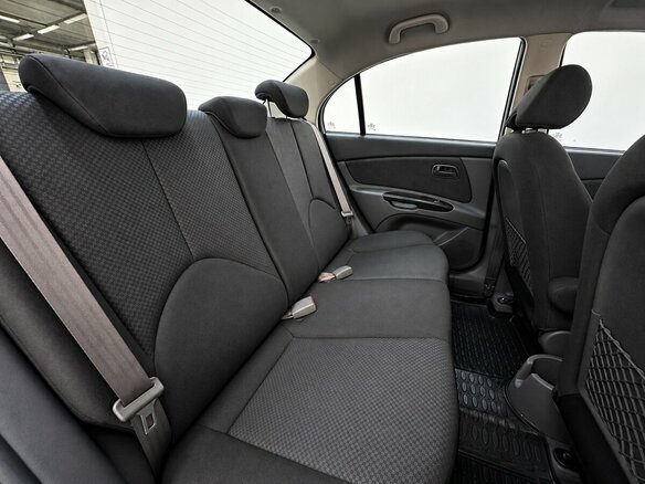 2011 Kia Rio II Рестайлинг, белый - вид 11