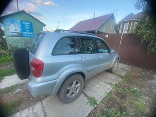 2000 Toyota RAV4 II (XA20), серебристый, 600000 рублей, вид 3