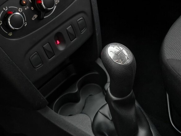 2016 Renault Logan II, белый, 624000 рублей - вид 15