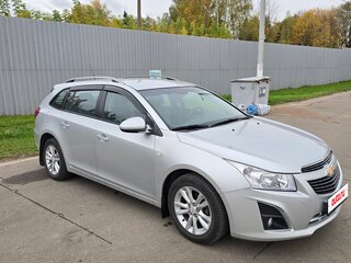 2013 Chevrolet Cruze I Рестайлинг, серебристый, 750000 рублей, вид 3