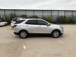 2021 Chevrolet Equinox III, серебристый, 1850000 рублей, вид 4