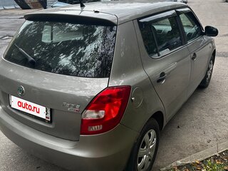 2010 Skoda Fabia II Рестайлинг, серый, 350000 рублей, вид 4