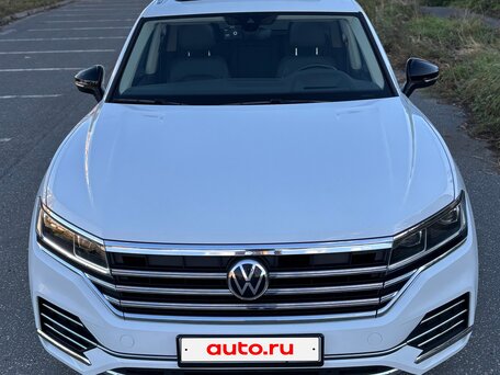 2020 Volkswagen Touareg III, белый, 5250000 рублей, вид 2