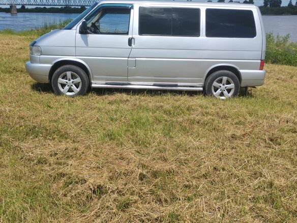 2003 Volkswagen Multivan T4, серебристый, 1180000 рублей - вид 1