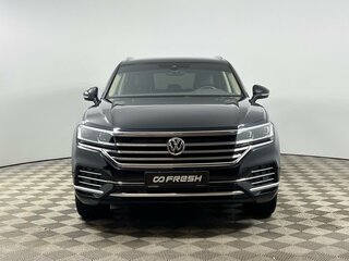 2018 Volkswagen Touareg III, чёрный, 4494900 рублей, вид 3