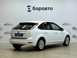 2010 Ford Focus II Рестайлинг, белый, 610000 рублей, вид 4