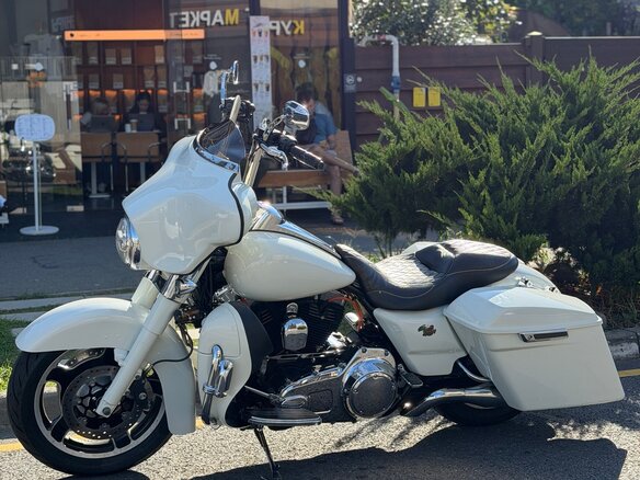 2011 Harley-Davidson Electra Glide, белый, 975000 рублей - вид 14