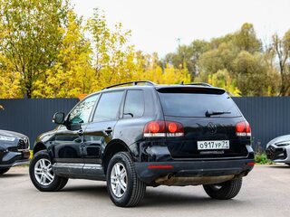 2008 Volkswagen Touareg I Рестайлинг, чёрный, 700000 рублей, вид 5