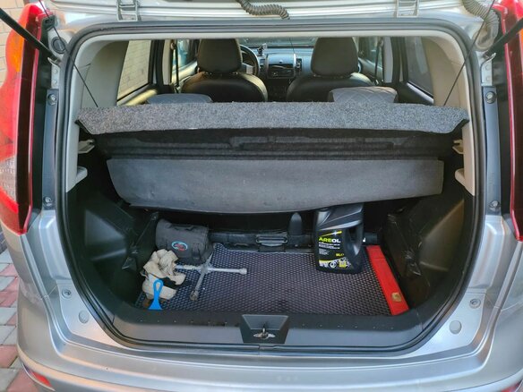 2011 Nissan Note I Рестайлинг, серебристый, 640000 рублей - вид 9