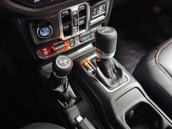 2025 Jeep Gladiator II (JT) Рестайлинг, зелёный, 8100000 рублей - вид 29