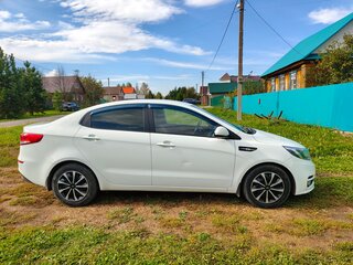 2015 Kia Rio III Рестайлинг, белый, 1000000 рублей, вид 2