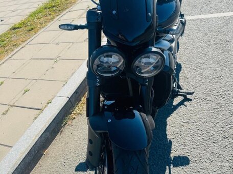 2025 Triumph Rocket 3, чёрный, 3000000 рублей, вид 4
