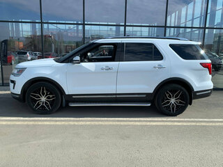 2019 Ford Explorer V Рестайлинг 2, белый, 2350000 рублей, вид 5