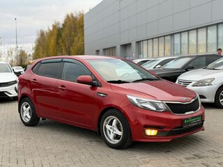 2016 Kia Rio III Рестайлинг, красный, 1155000 рублей, вид 3
