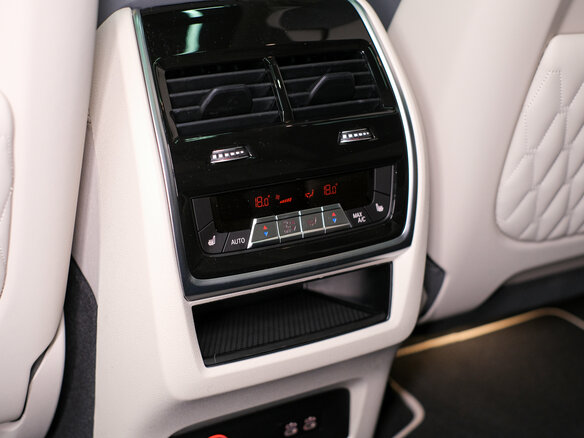 2026 BMW X7 40d I (G07) Рестайлинг, серый, 18700000 рублей - вид 24
