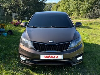 2015 Kia Rio III Рестайлинг, коричневый, 900000 рублей, вид 1