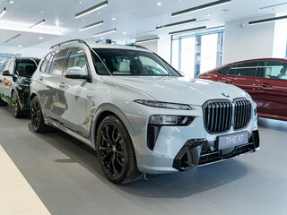 2026 BMW X7 40d I (G07) Рестайлинг, серый, 18300000 рублей, вид 4