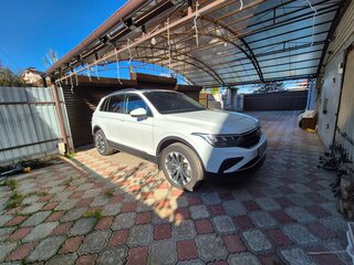 2020 Volkswagen Tiguan II Рестайлинг, белый, 2400000 рублей, вид 3