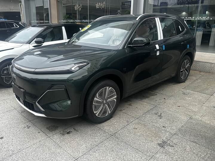 Открыть фотографии: Geely Galaxy Starship 7