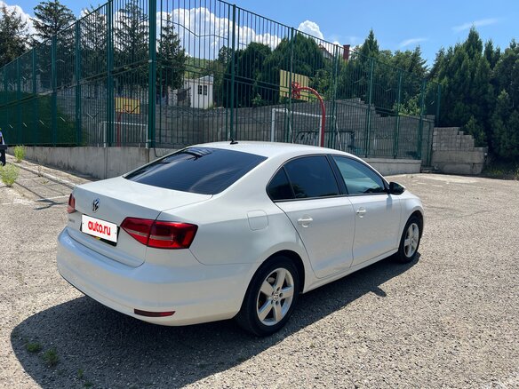 2015 Volkswagen Jetta VI Рестайлинг, белый, 850000 рублей - вид 4