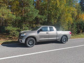 2009 Toyota Tundra Double Cab II, серый, 2548000 рублей, вид 3