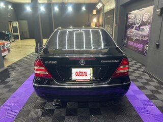 2004 Mercedes-Benz C-Класс 230 II (W203) Рестайлинг, чёрный, 490000 рублей, вид 5