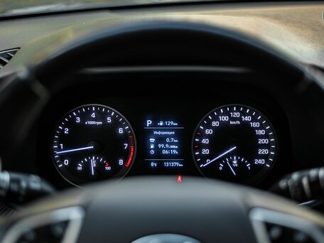 2018 Hyundai Tucson III, серый, 1850000 рублей, вид 5