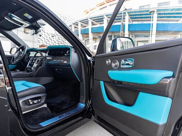 2025 Rolls-Royce Cullinan Black Badge I Рестайлинг (Series II), чёрный, 59990000 рублей - вид 18