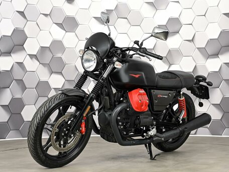 2018 Moto Guzzi V 7 III, чёрный, 645000 рублей, вид 2