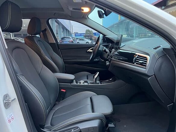 2023 BMW 1 серии 120i III (F52) Рестайлинг, белый, 1415333 рублей - вид 13