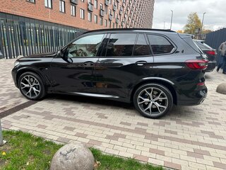 2020 BMW X5 30d IV (G05/G18), чёрный, 7700000 рублей, вид 3
