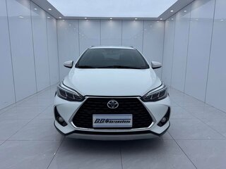 2022 Toyota Yaris L X XP150 Рестайлинг, красный, 950000 рублей, вид 2