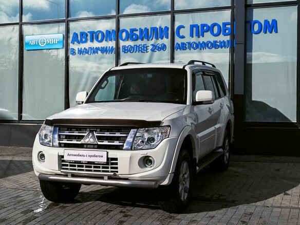 2014 Mitsubishi Pajero IV Рестайлинг 1, белый, 2075000 рублей