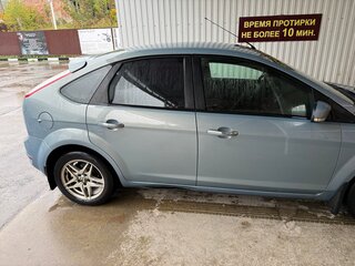 2010 Ford Focus II Рестайлинг, серый, 455000 рублей, вид 4