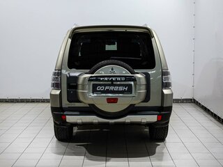 2008 Mitsubishi Pajero IV, бежевый, 1579000 рублей, вид 4
