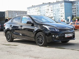 2018 Kia Rio IV, чёрный, 1329000 рублей, вид 4