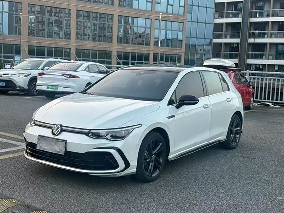 2022 Volkswagen Golf VIII, белый