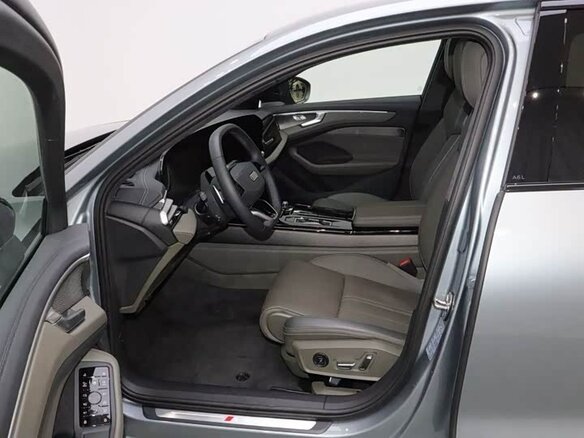 2026 Audi A6 L VI (C9), серебристый, 7800800 рублей - вид 10